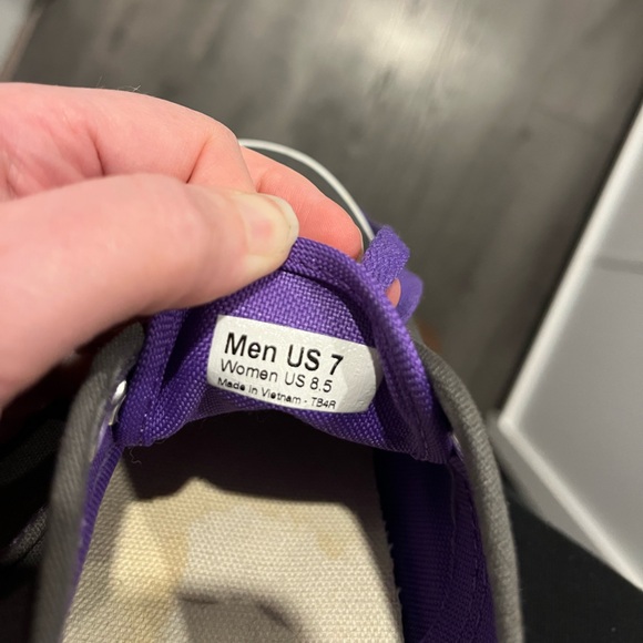 Vans tennis shoes. Purple and grey. Women’s size 8.5, Men’s size 7 - Picture 3 of 6